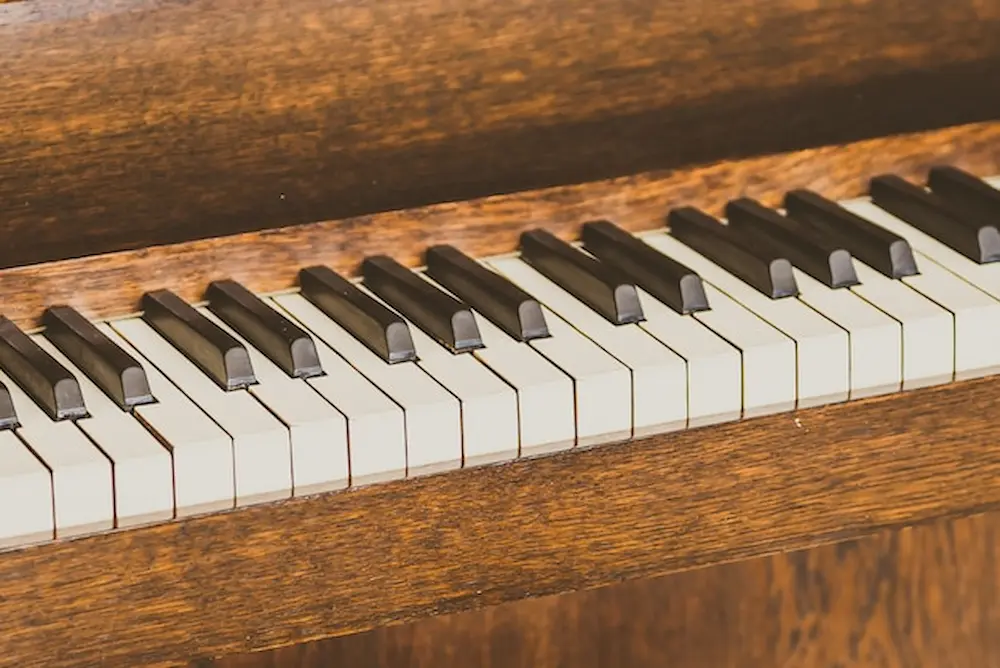 معرفی ساندبورد پیانو و اهمیت تعمیر ساند بورد در نگهداری ساز | نل پیانو