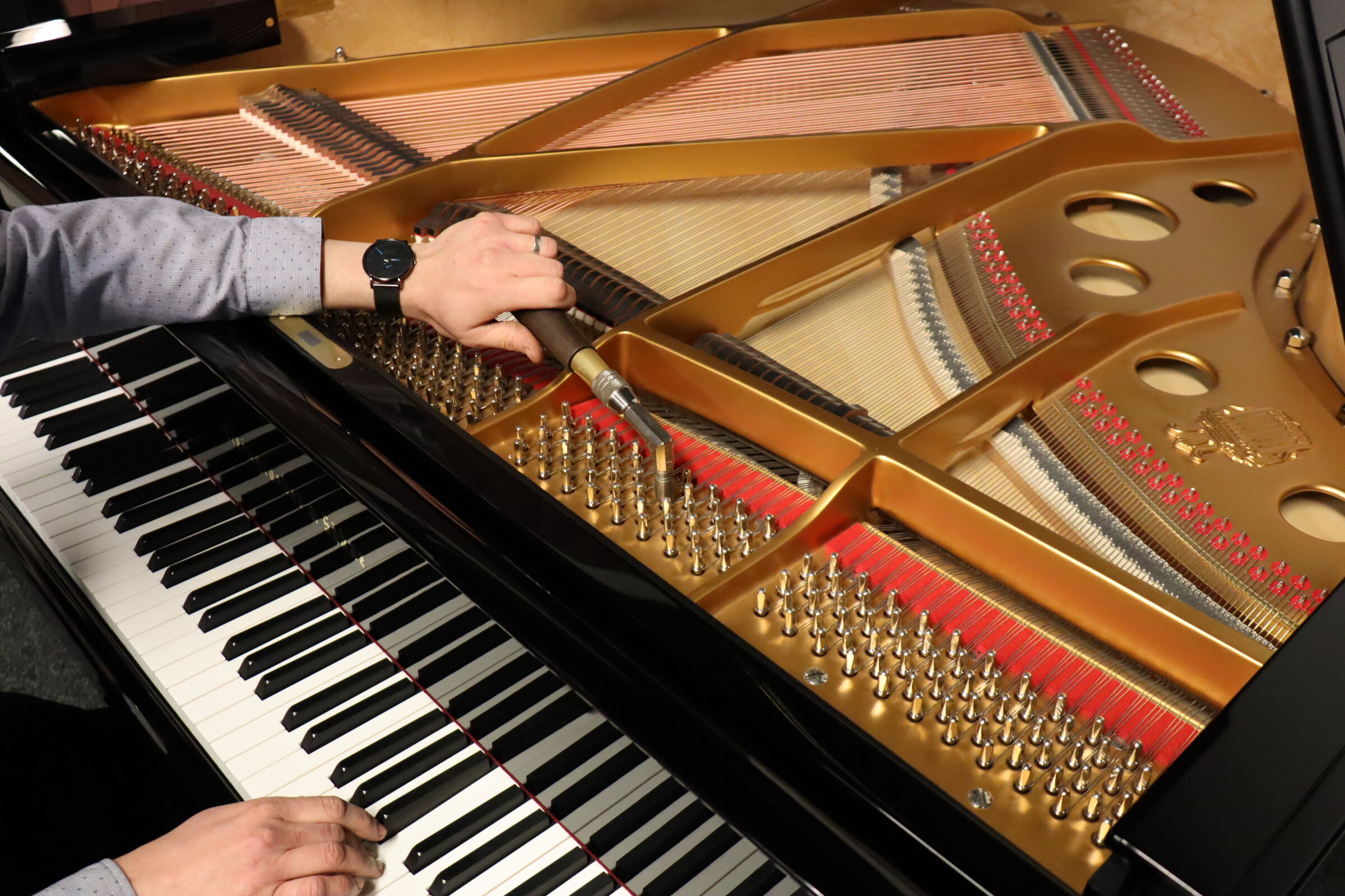 مراحل بازسازی بدنه و رنگ پیانو به‌صورت تخصصی | نل پیانو